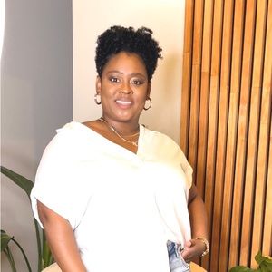 Meet your Posher, Lindsai